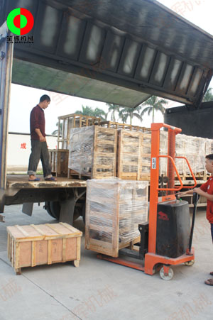 越南經銷客戶訂購的魚蝦采肉機及球根莖切菜機于近日出貨。