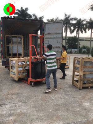 廣西客戶訂購切菜機及洗菜機設備裝車出貨