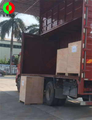 越南客戶訂購的水產加工設備裝車發(fā)貨，按期交付！