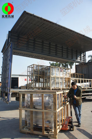 天清氣朗，一批果蔬清洗機元旦假期前加緊裝車交付客戶！