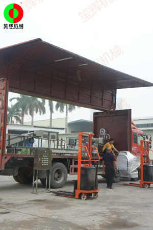 雞蛋清洗,風(fēng)干,光檢,打蛋生產(chǎn)線裝車交付!